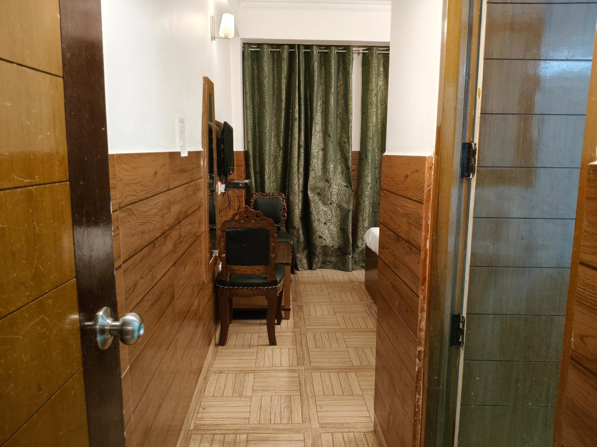 Hotel Kailash Residency Dehradun Eksteriør billede