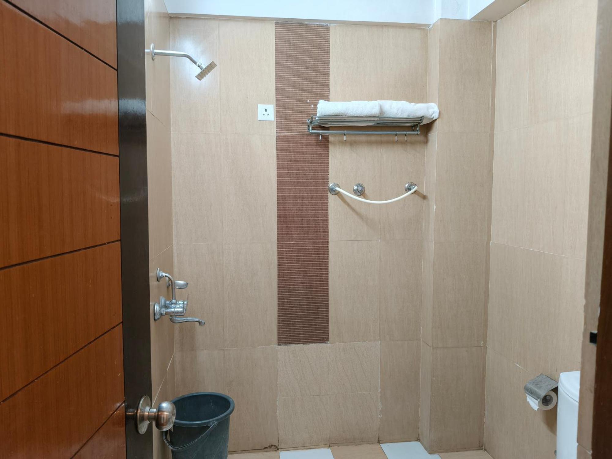 Hotel Kailash Residency Dehradun Eksteriør billede